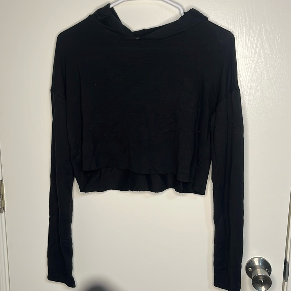 Hooded long sleeve crop top